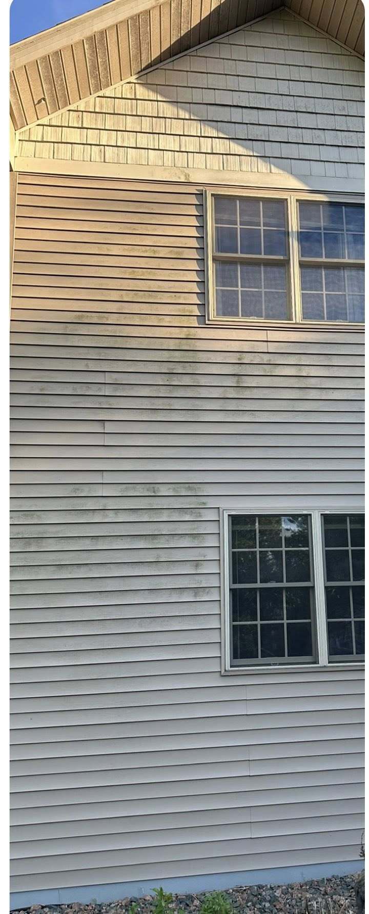 Vinyl Siding & Gable before pressure washing